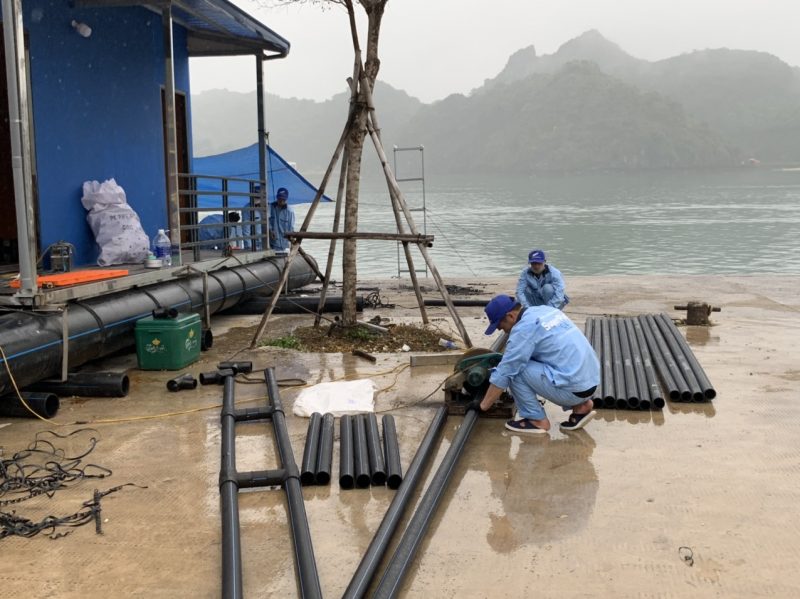 Lắp đặt lồng bè HDPE chống bão